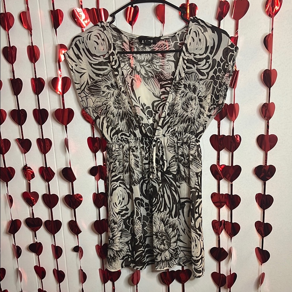 Women's Black and White Floral Top